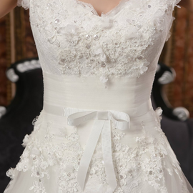 A-plum White Strap Ball Gown In Lace with Bowknot Wedding Dress
